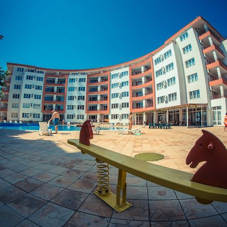 Riviera Fort Beach Равда Экстерьер фото