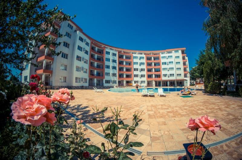 Riviera Fort Beach Равда Экстерьер фото